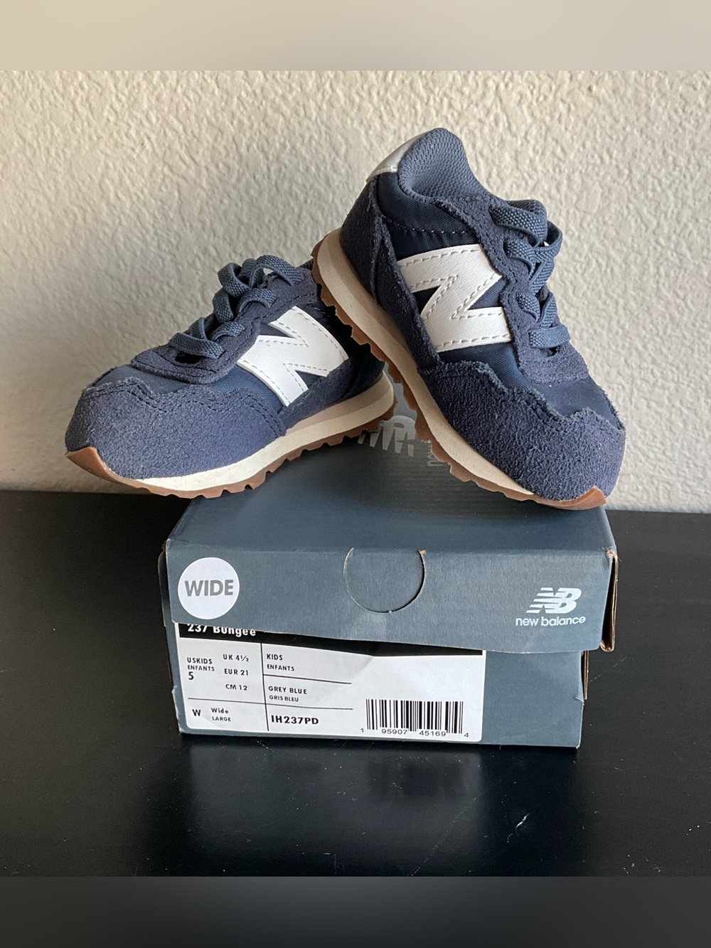 New Balance Toddler 237 Bungee Blue and White Retro Runner Sneakers Shoes Sz 5